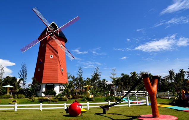 damnoen-saduak-floating-market-park-large
