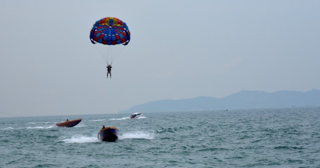 pattaya-island-tour-paragliding-2-large