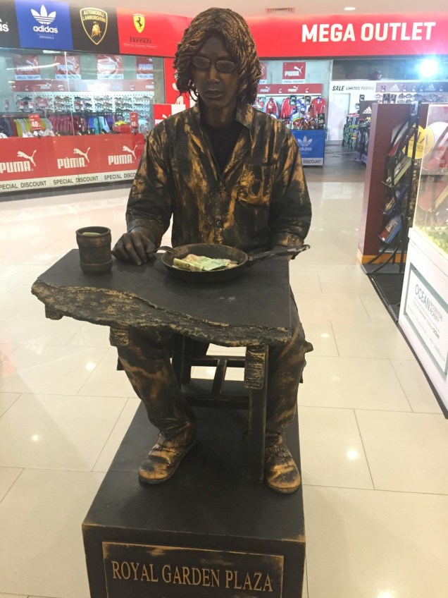 pattaya-walking-street-living-statue-2-large