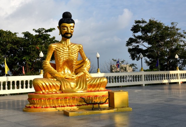pattaya-wat-phra-yai-buddha-temple-2-large