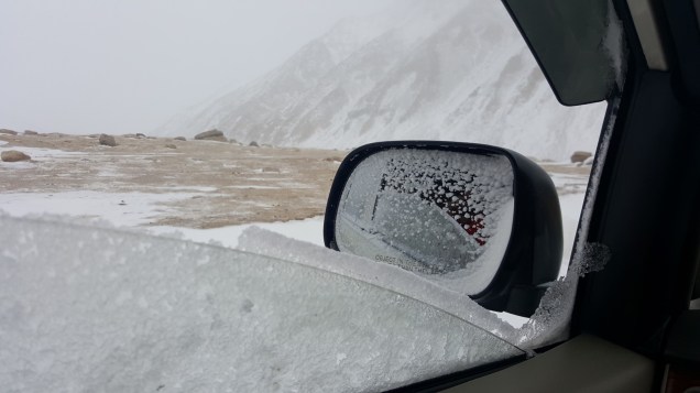 19-Leh-Ladakh-Snow-From-Car